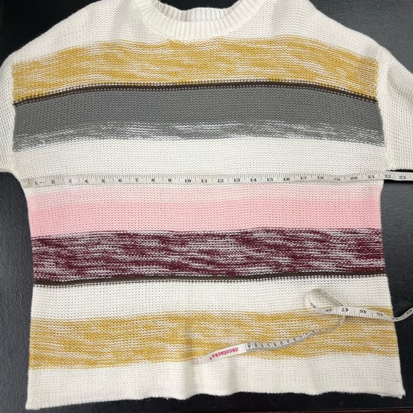 Wanna B sweater size large - Picture 7 of 8